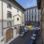 Apartment Degas Near Santa Maria Del Fiore Cathedral By Halldis