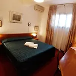 Hotel Enza