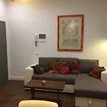 Santa Croce Apartment