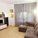 Twelveholly Apartment