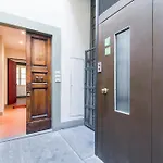 Della Scala Modern Apartment