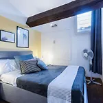 Historic center renovated apartment- Amazing location- AC&Elevator
