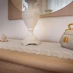 Classic Tuscany Apartments By Mmega