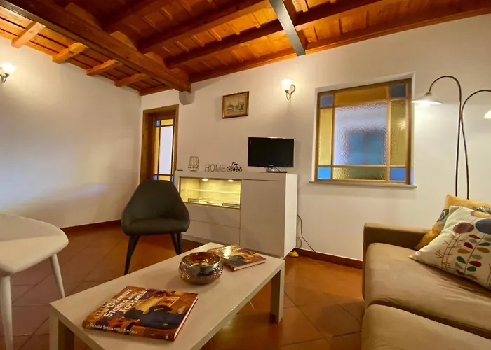 Cozy 4Th And Top Floor Apartment