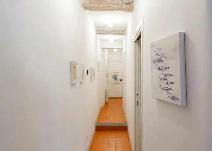 Graceful Apartment In The Heart Of Florence