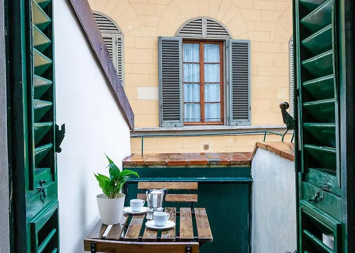 Piazza della Signoria-Rental in Rome