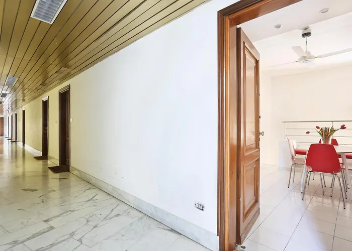 Little Gem Located Near Duomo-Hosted By Sweetstay