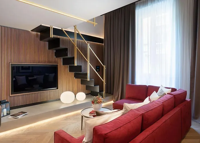 Arts & Crafts Apartments
