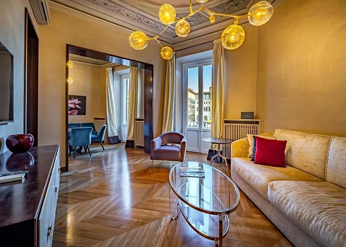 Yid Santa Maria Novella Suites Apt With Balcony