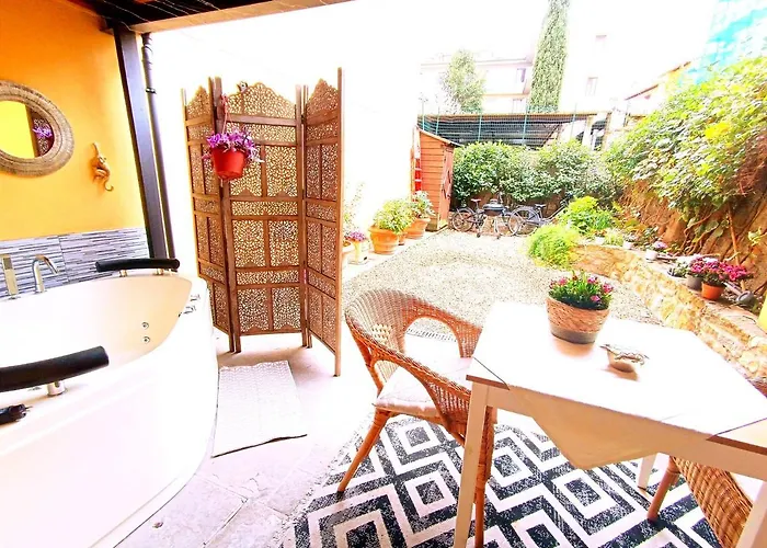 Nadia\'S Lovely Home - With Private Garden And Jacuzzi
