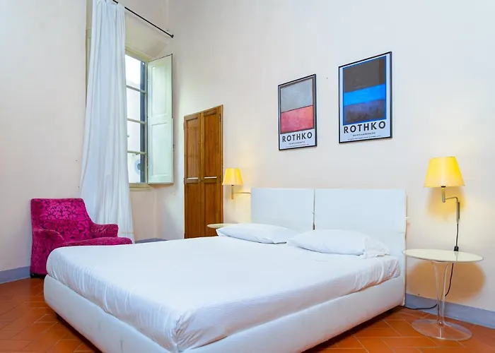 Elegant Apartment Near Piazza Della Signoria