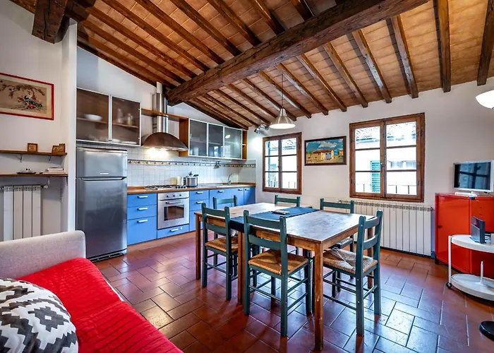 Roommo Oltrarno