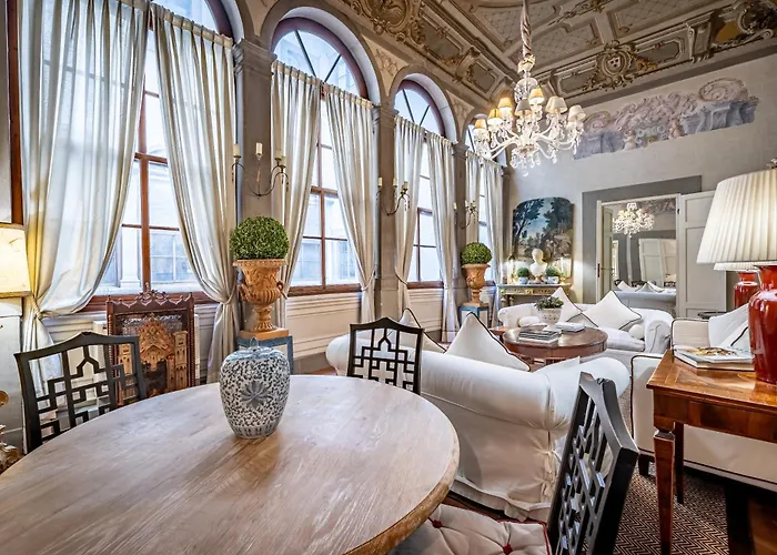 Yid Bargello Luxury Suite