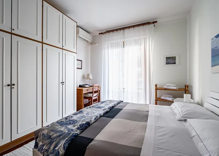 Visarno & University Roomy Flat X6 With Parking