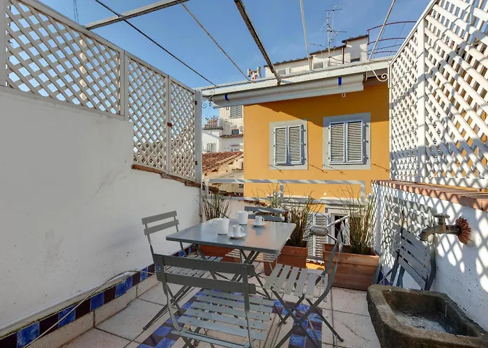 Del Guanto Apartment By Mamo Florence