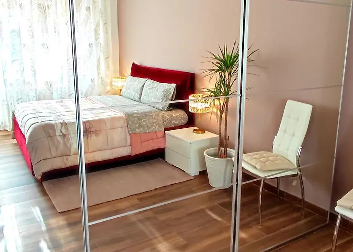 Central Florence Apartment