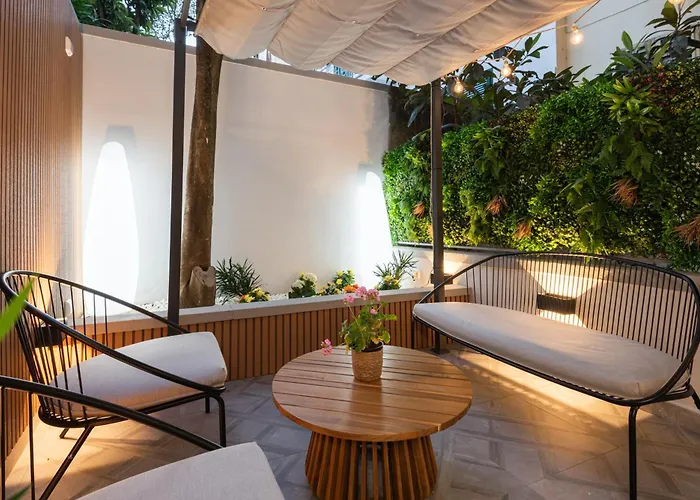 Elegante Appartamento Con Giardino Privato, Jacuzzi Nel Cuore Di Firenze