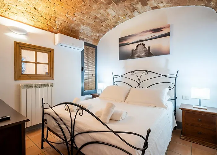 Central Station Apartment With Garden
