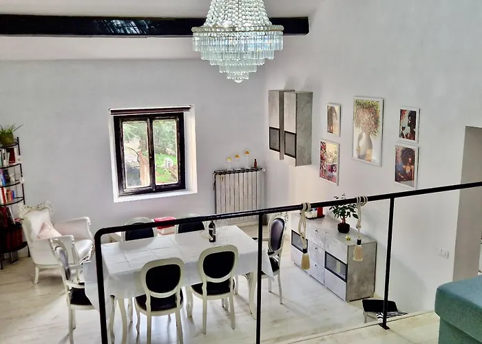 Milla Apartment In Art Deco Villa