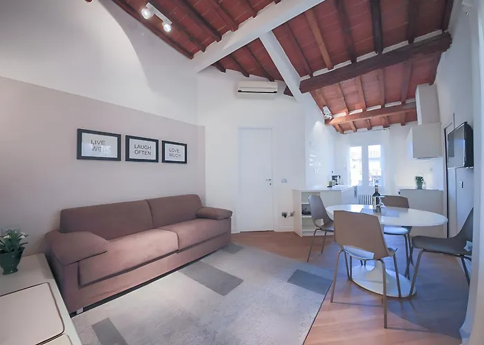Elegant And Bright Flat Near The Duomo