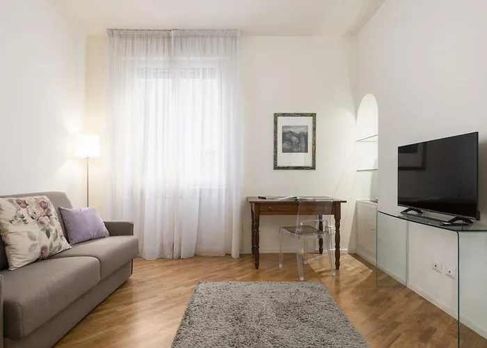 Unyca - Ponte Vecchio Retreat