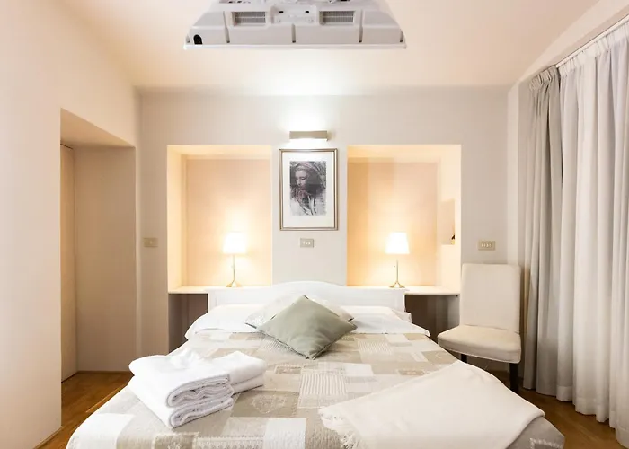 Ponte Vecchio Luxury Retreat