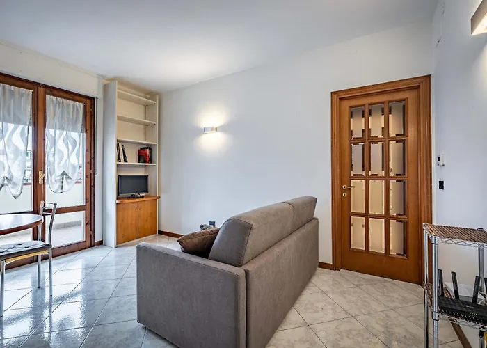 Yd Quiet Apt Leopolda With Parking