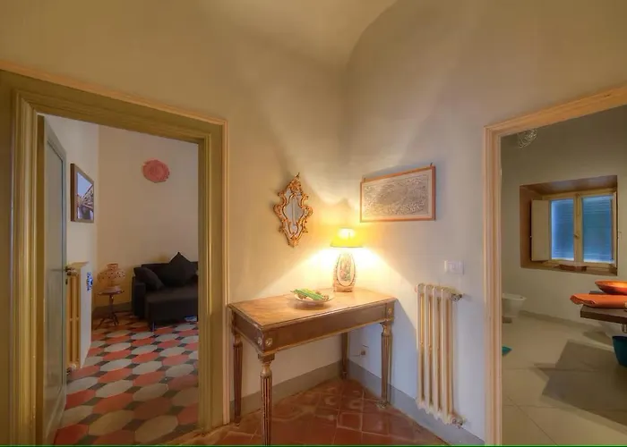 Historical Building Charming Apartment