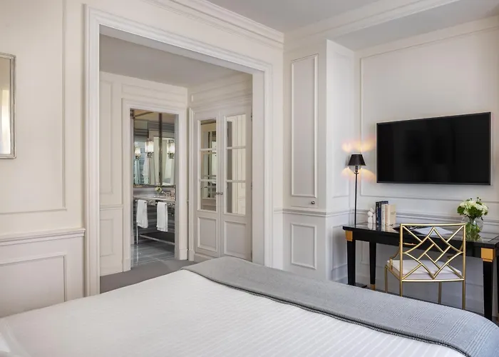 Lungarno Luxury Apartments - By Lungarno Collection