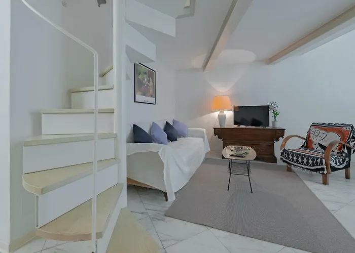 Peruzzi Apartment