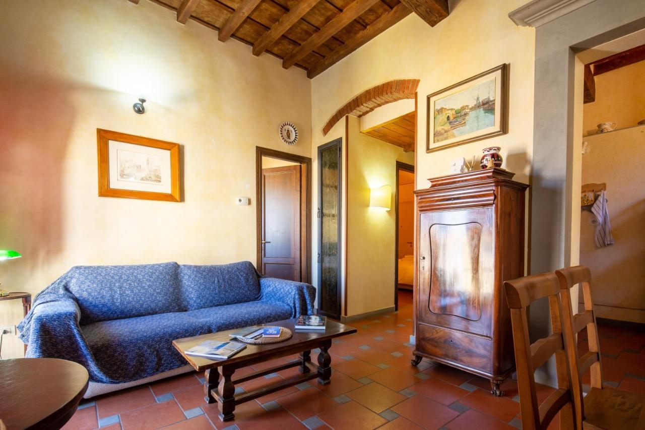 Oltrarno Apartment *