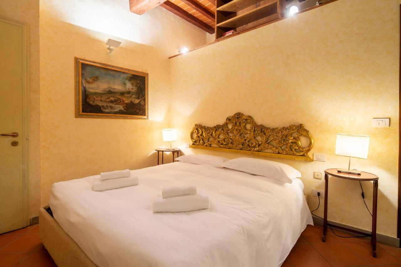Oltrarno Apartment *