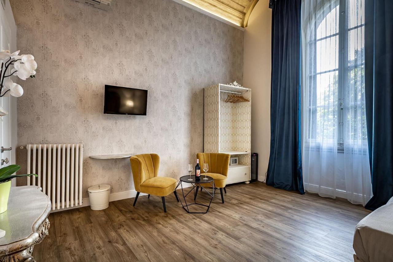 Residenza D'epoca Al Numero 8 Bed & Breakfast 3*
