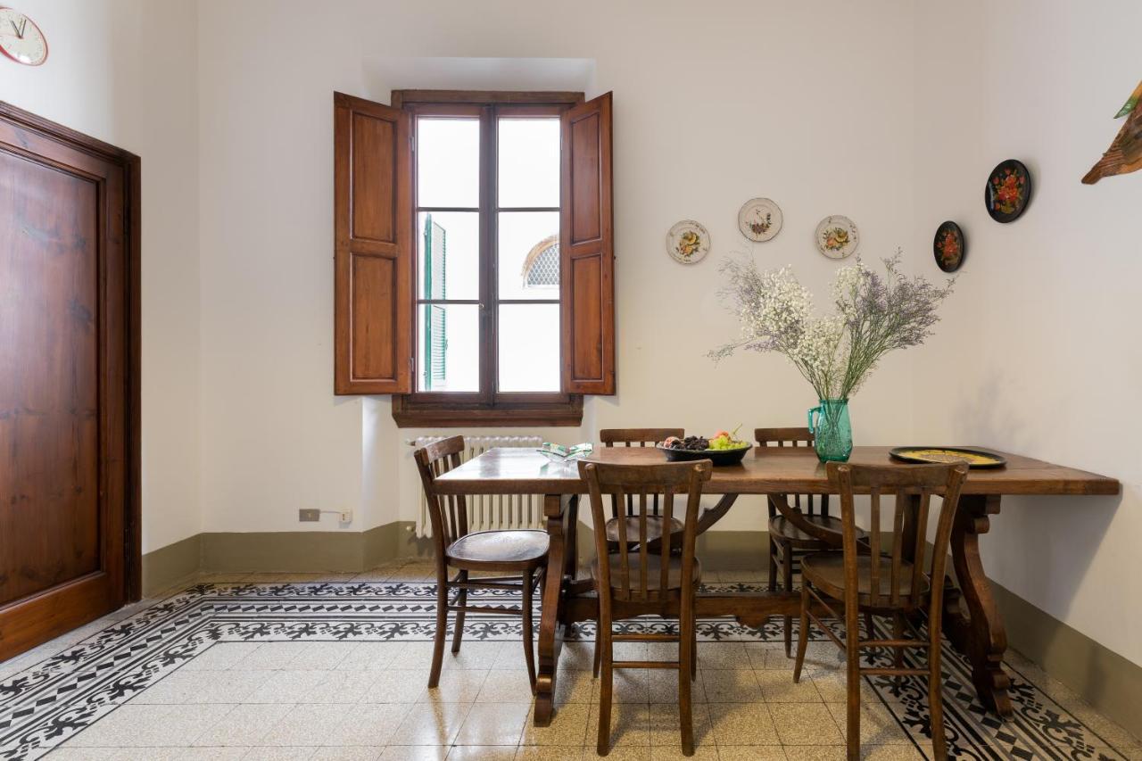 Roommo D'azeglio * Florence