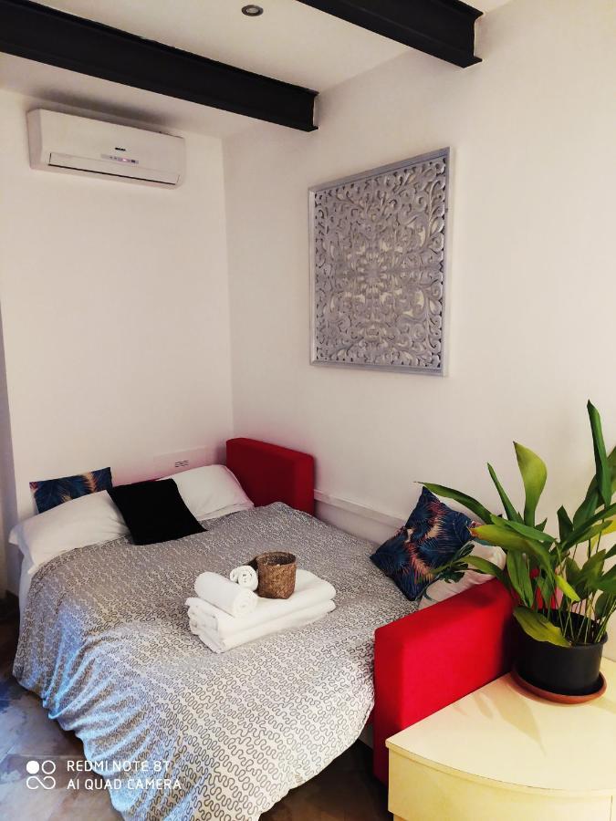Nadia's Lovely - With Private Garden And Jacuzzi