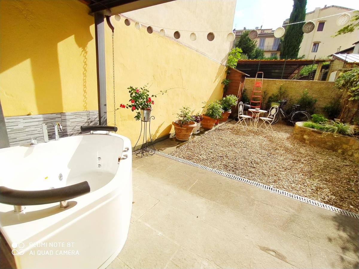 Appartamento Nadia's Lovely - With Private Garden And Jacuzzi