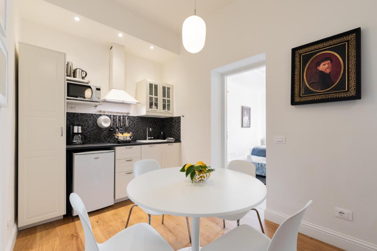 Lovely With Balcony Apartment *