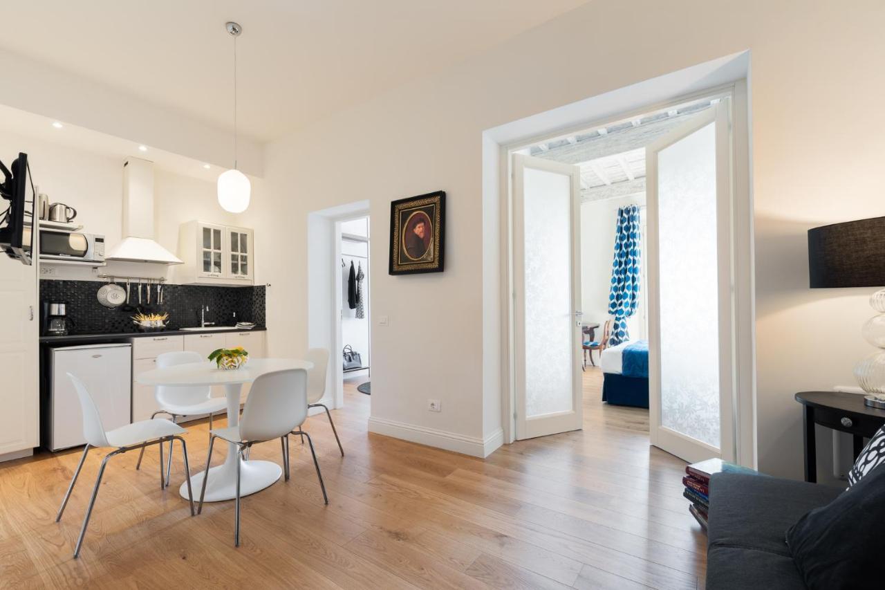 Apartment Lovely With Balcony