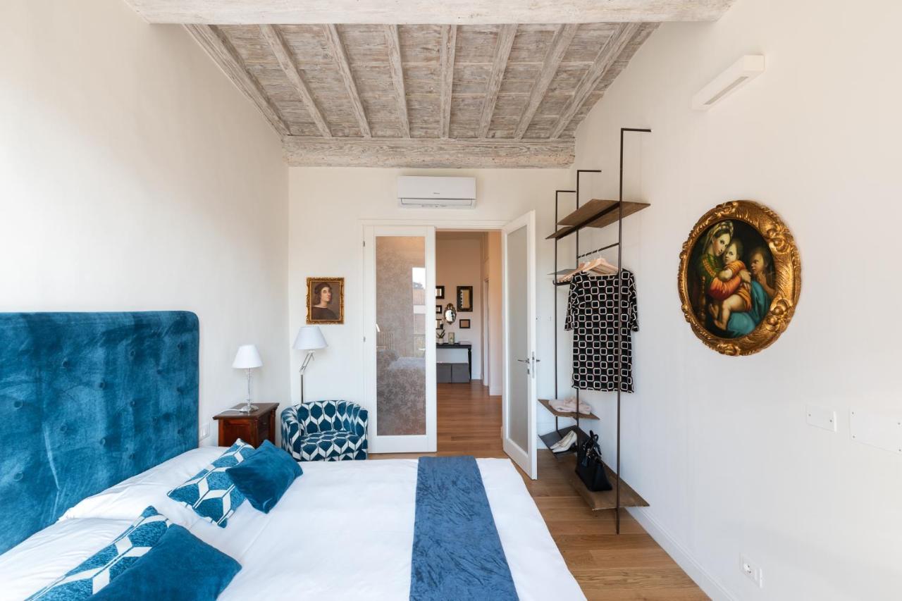 Lovely With Balcony Apartment Florence