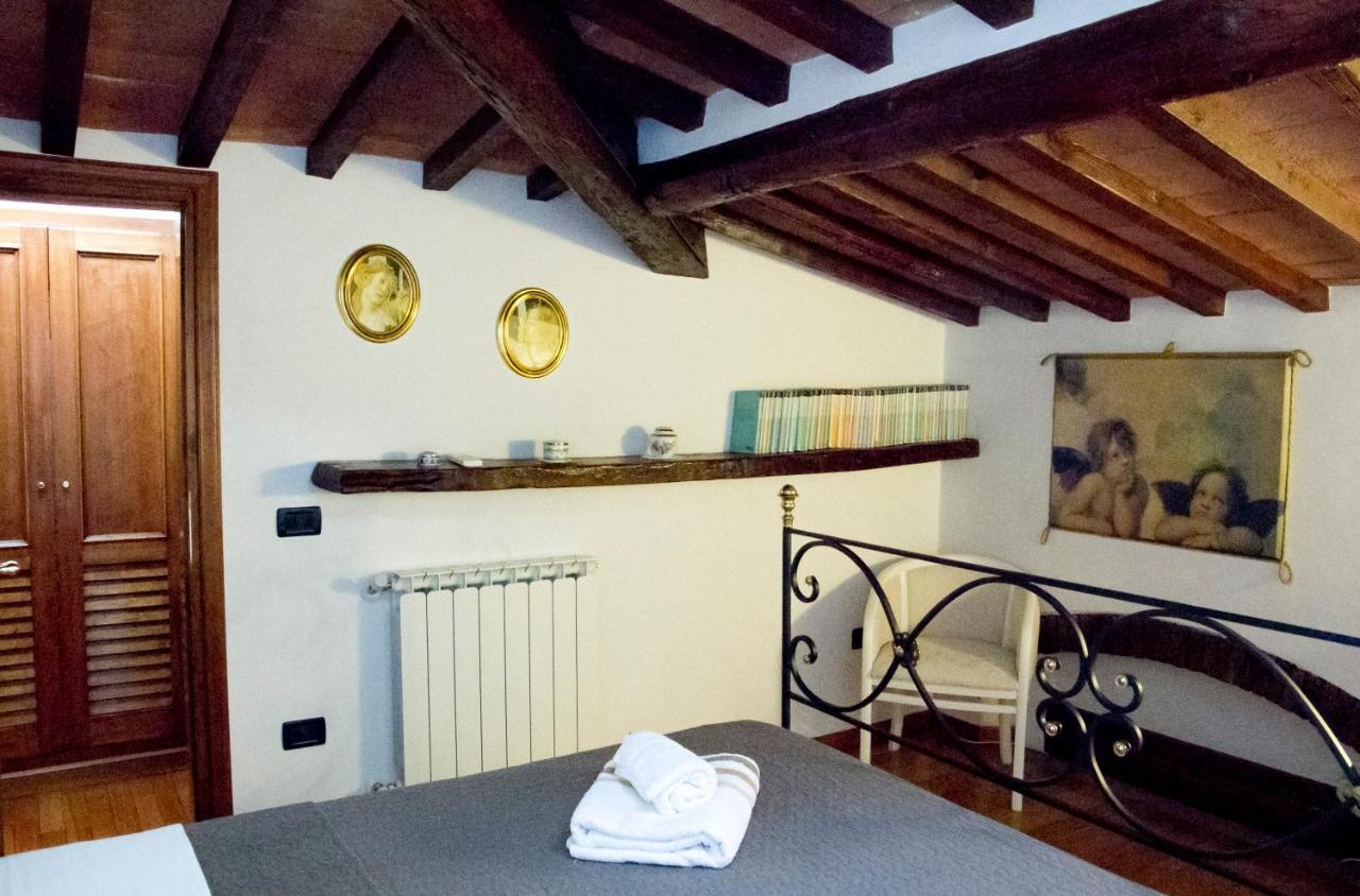 Apartment Artisti In With Great A/c