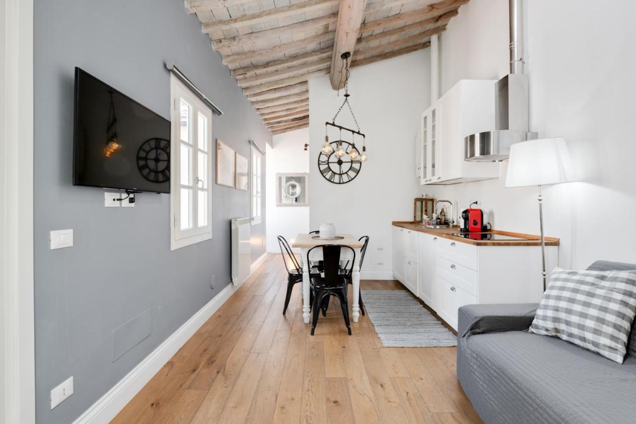 Apartment Piazza Indipendenza & Giardino Della Fortezza Apt *