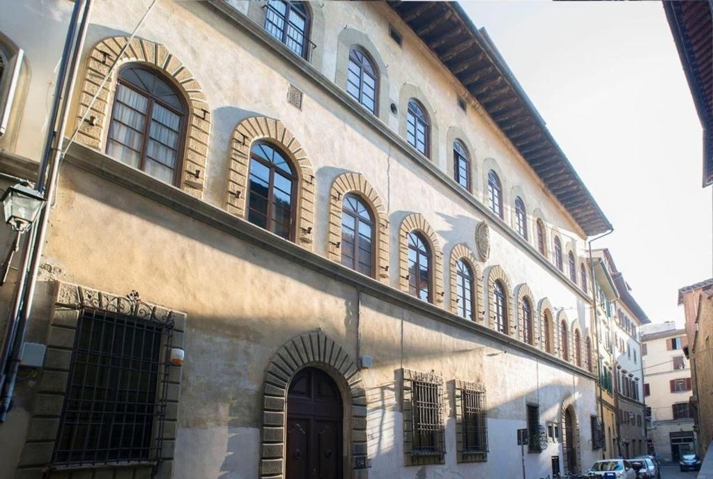 Apartment Visconti Di Modrone Palace Heart Of