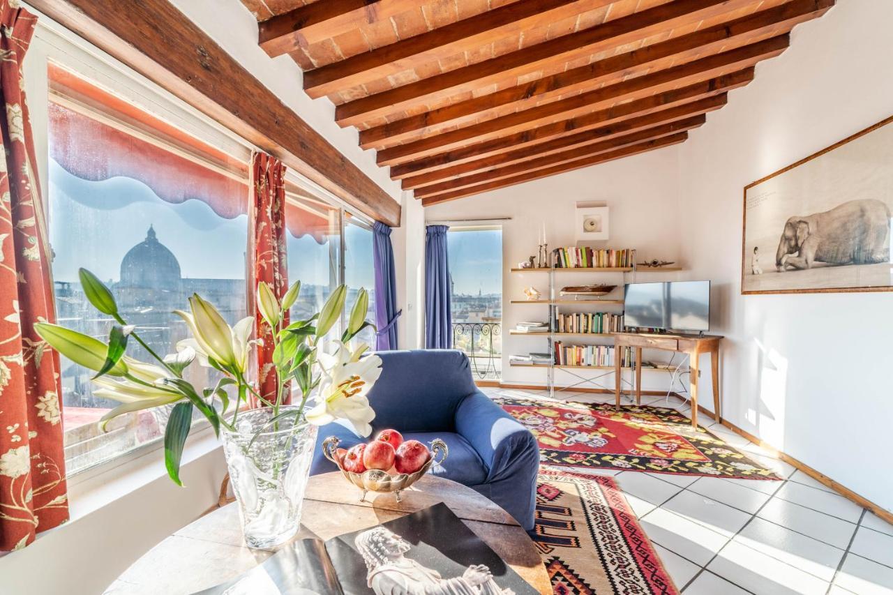 Terrace For Artists Apartment *