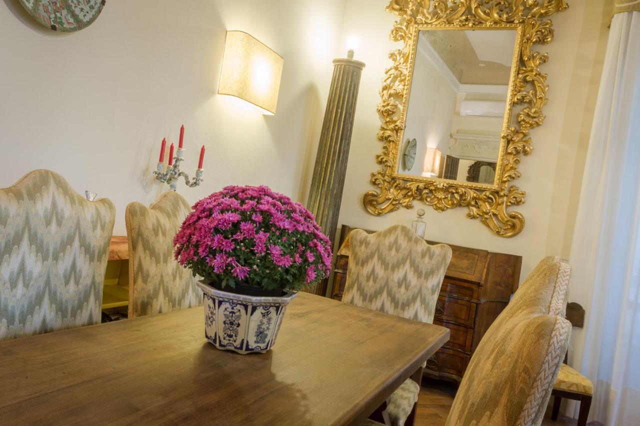 Merlo Ner0 Villa Florence