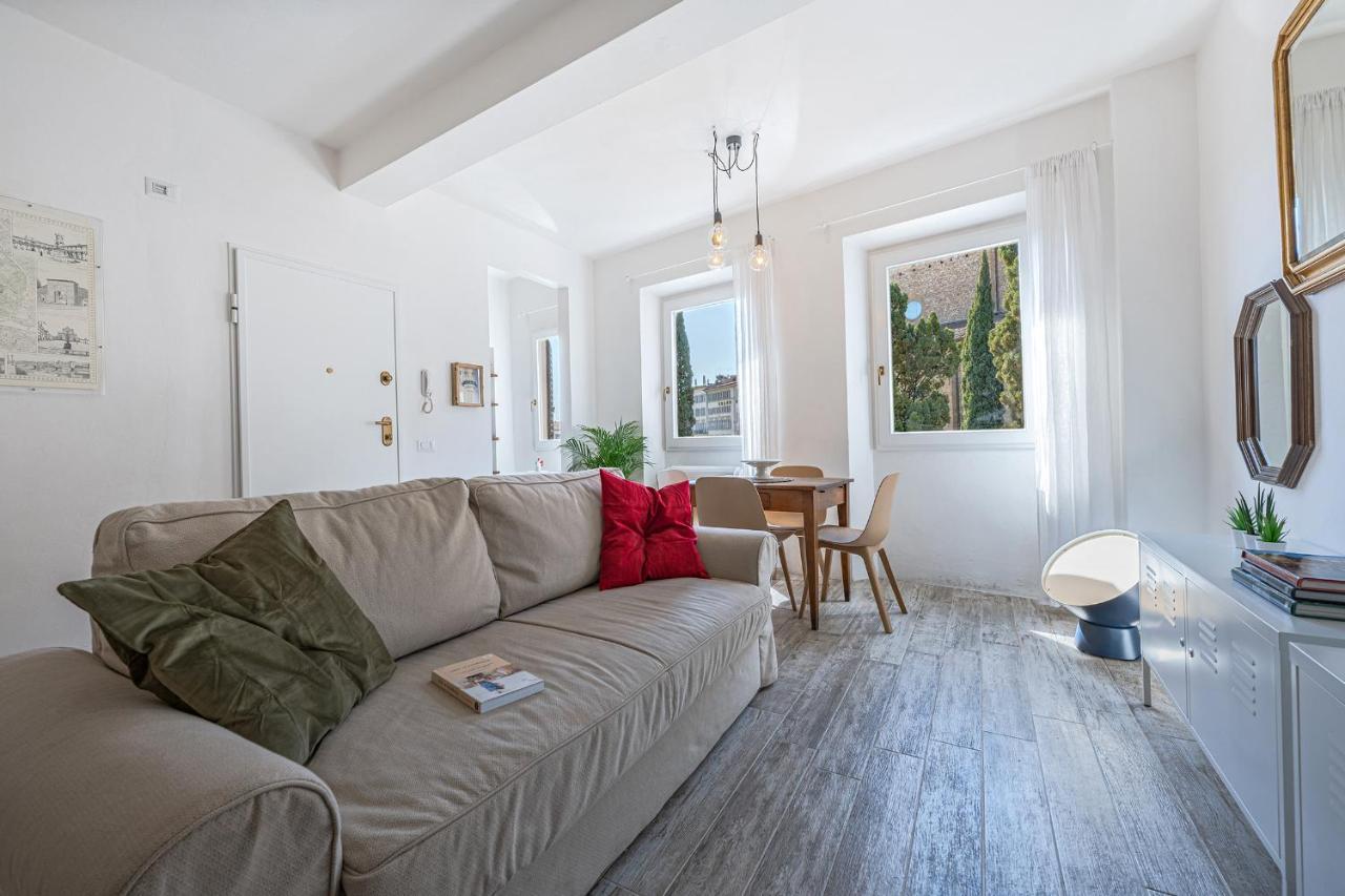 Charm: Piazza View Apartment *