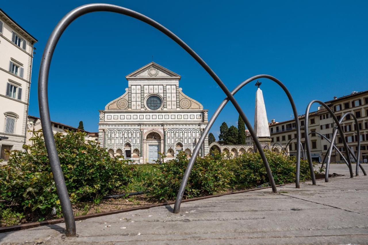 Apartment Charm: Piazza View Florence