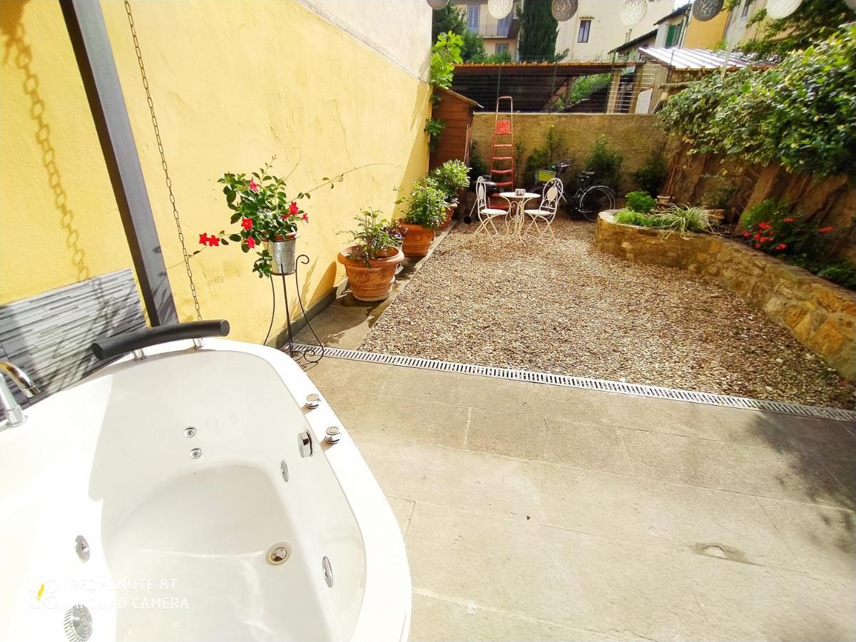 Nadia's Lovely - With Private Garden And Jacuzzi *