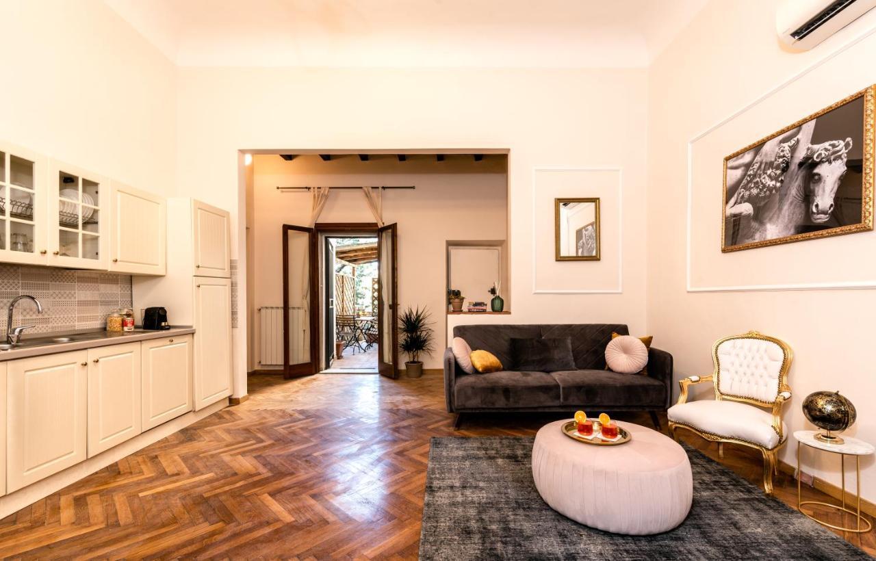Elegant And Historic 3-bedroom In Center -by Likehomeflorence *
