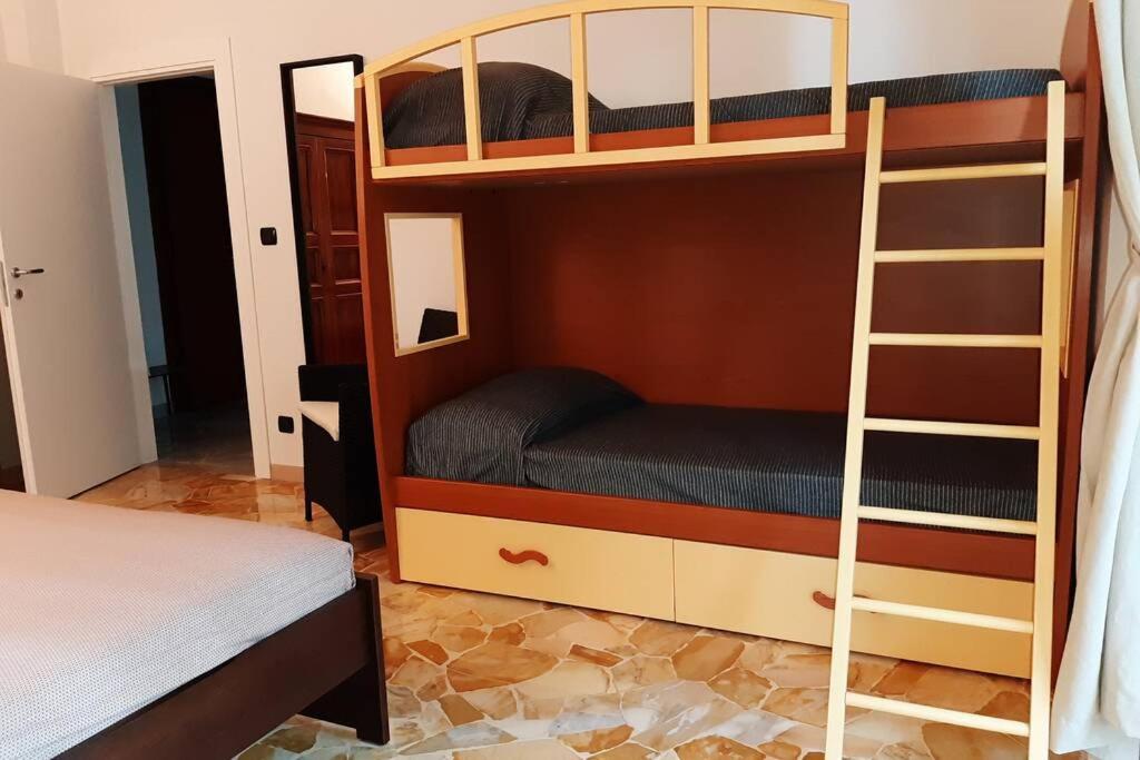 Apartment Nella, Free Parking & Luggage Storage Apartment *