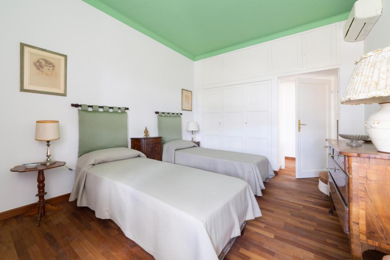 Lungarno Attic With Private Terrace And Lift Apartment Florence